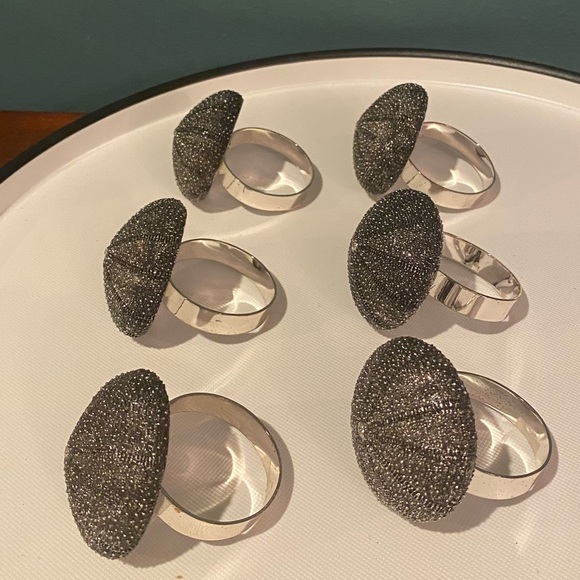 Set of 6 Pottery Barn Sea Urchin Napkin Rings - Silver - Picture 3 of 6